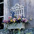 Design Toscano Cast Iron Gothic Revival Flower Box SP925